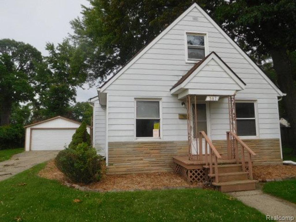 387 W Maxlow Avenue, Hazel Park, MI 48030