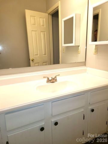 2141 Selwyn Avenue 206, Charlotte, NC 28207