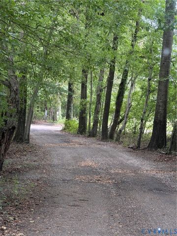 8207 Sebera Rd, Prince George, VA 23875