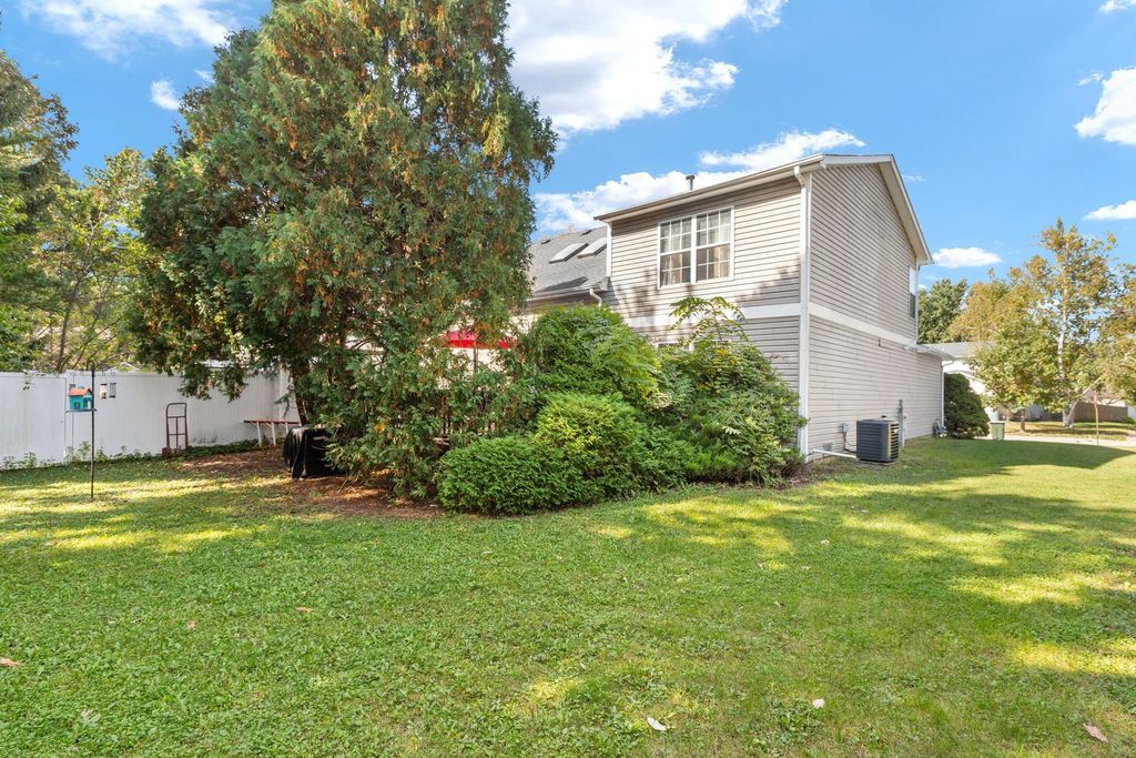 3 Dorchester Court, Streamwood, IL 60107 — photo 4