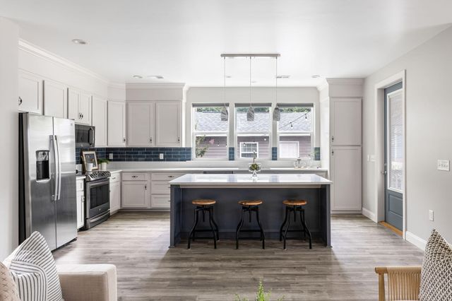 1723 W Avalon Circle, Charleston, SC 29407