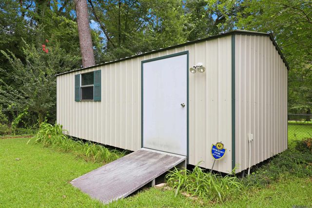 287 E Holly Dr, Baton Rouge, LA 70819