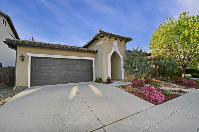 11333 N Cherry Sage Avenue, Fresno, CA 93730