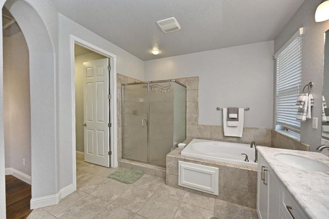 11333 N Cherry Sage Avenue, Fresno, CA 93730