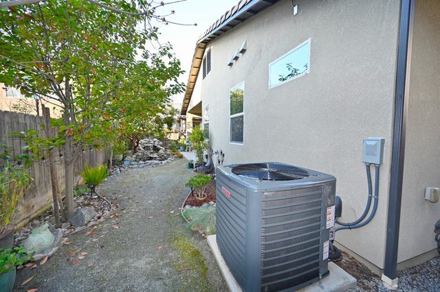 11333 N Cherry Sage Avenue, Fresno, CA 93730