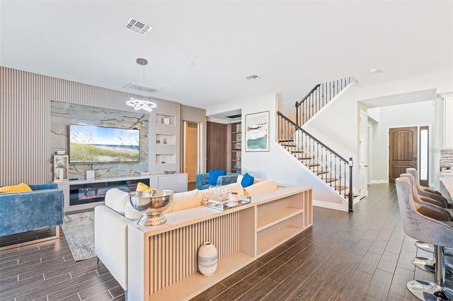 8324 LUDINGTON CIRCLE, Orlando, FL 32836