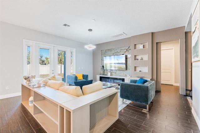 8324 LUDINGTON CIRCLE, Orlando, FL 32836