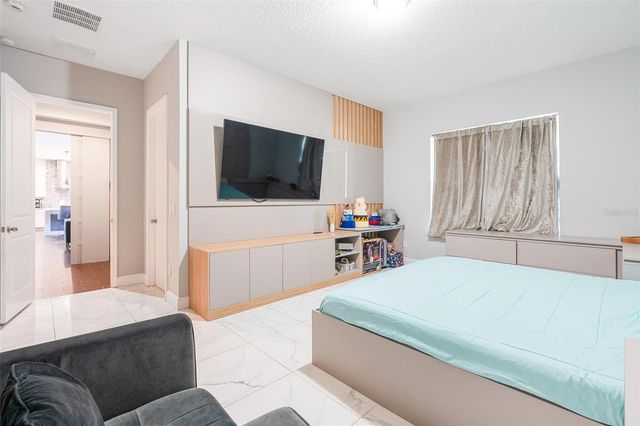 8324 LUDINGTON CIRCLE, Orlando, FL 32836