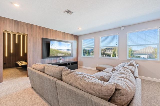 8324 LUDINGTON CIRCLE, Orlando, FL 32836