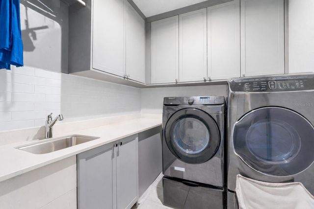 8324 LUDINGTON CIRCLE, Orlando, FL 32836