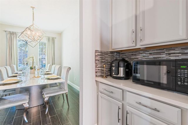 8324 LUDINGTON CIRCLE, Orlando, FL 32836