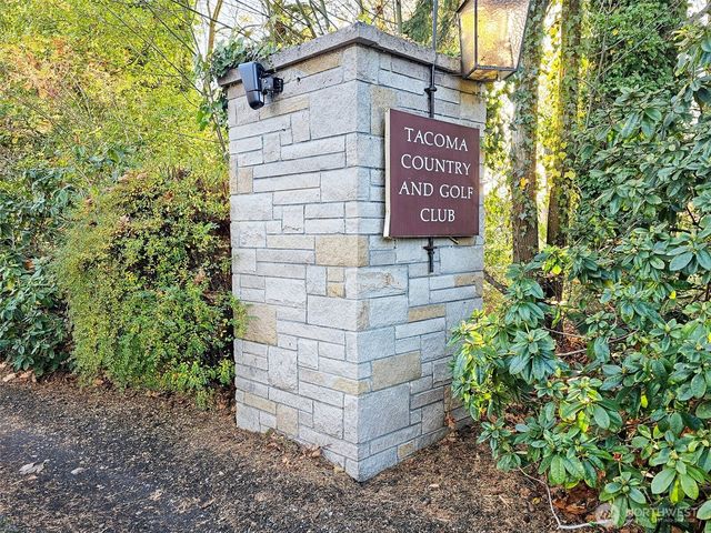 1 Forest Glen Lane SW, Lakewood, WA 98498