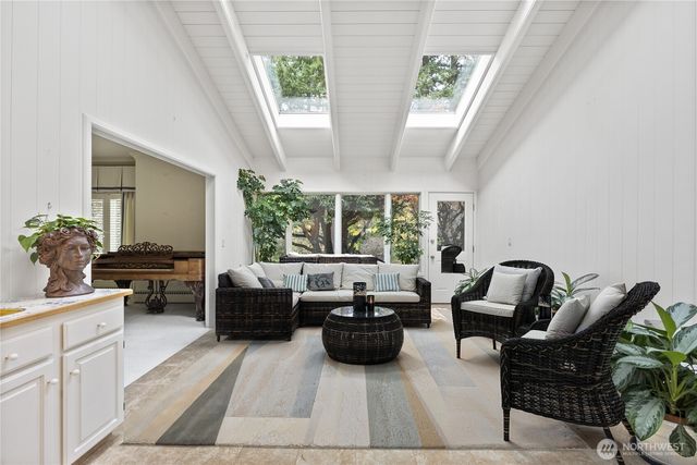 1 Forest Glen Lane SW, Lakewood, WA 98498