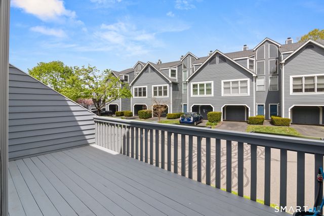 121 Fawn Ridge Lane 121, Norwalk, CT 06851