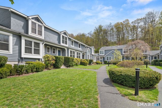 121 Fawn Ridge Lane 121, Norwalk, CT 06851