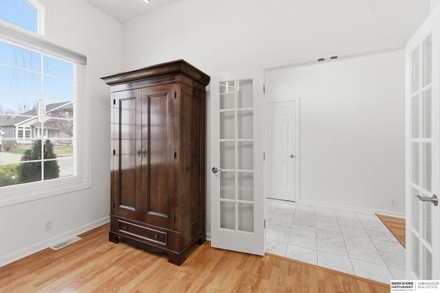 17265 Pine Street, Omaha, NE 68130