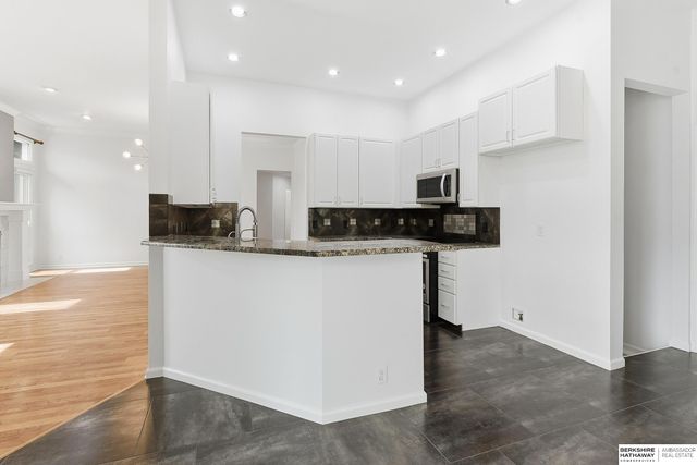 17265 Pine Street, Omaha, NE 68130