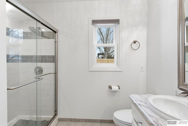 17265 Pine Street, Omaha, NE 68130