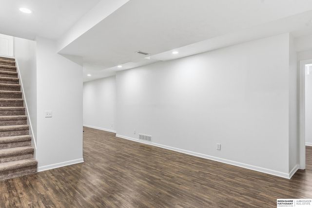 17265 Pine Street, Omaha, NE 68130