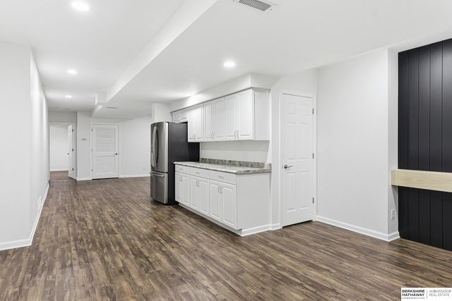 17265 Pine Street, Omaha, NE 68130