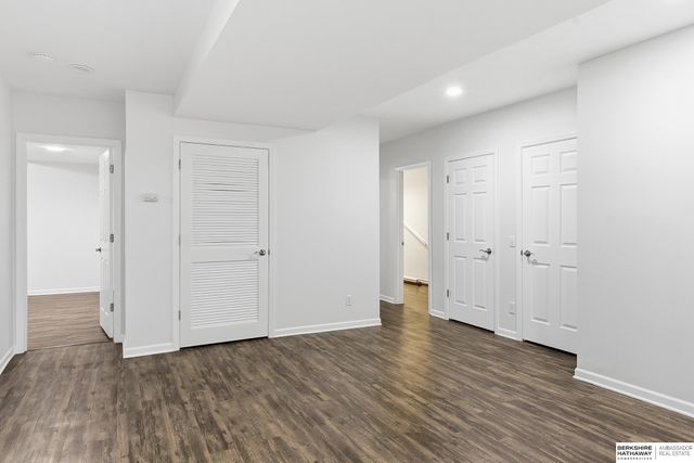 17265 Pine Street, Omaha, NE 68130