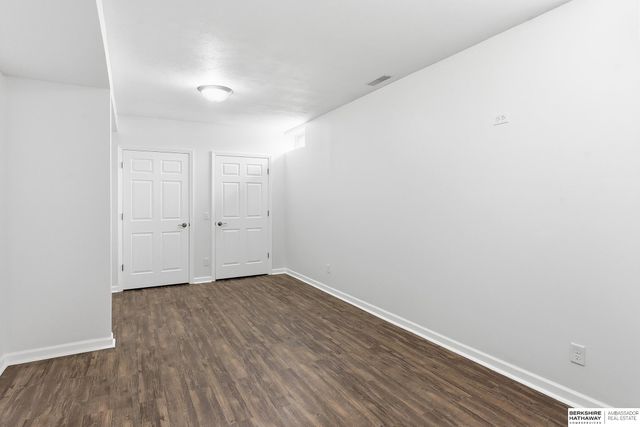 17265 Pine Street, Omaha, NE 68130