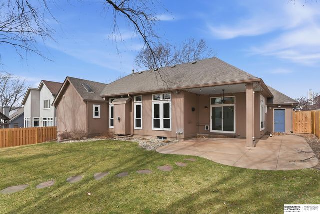 17265 Pine Street, Omaha, NE 68130