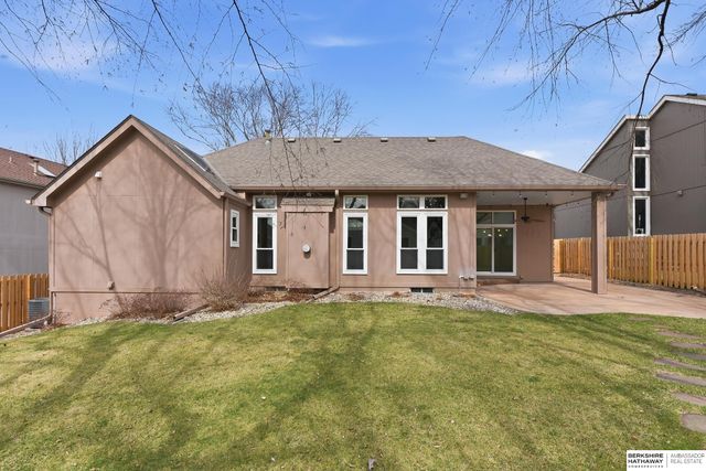 17265 Pine Street, Omaha, NE 68130