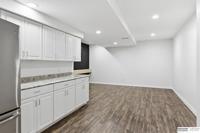 17265 Pine Street, Omaha, NE 68130