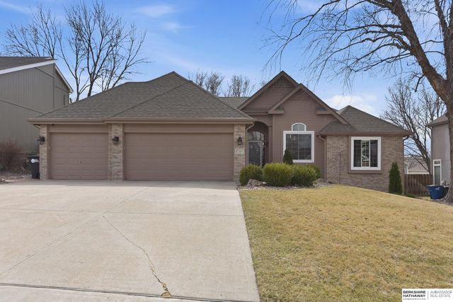 17265 Pine Street, Omaha, NE 68130