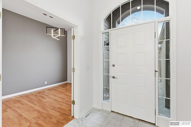 17265 Pine Street, Omaha, NE 68130