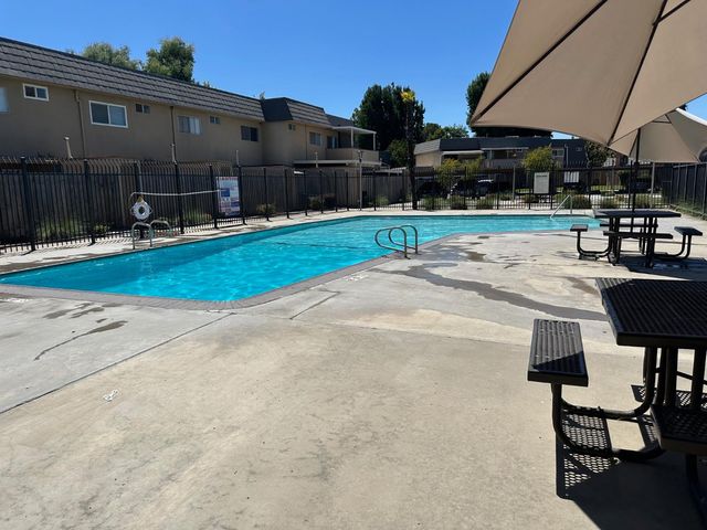 5138 E Ashlan Avenue # 106, Fresno, CA 93727