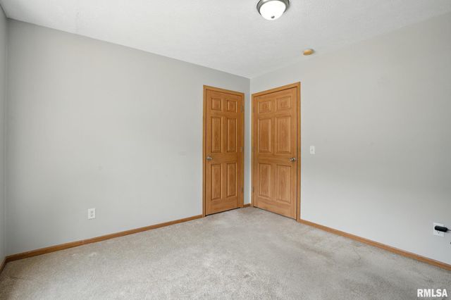 106 VALLEY VIEW Drive, Sherrard, IL 61281