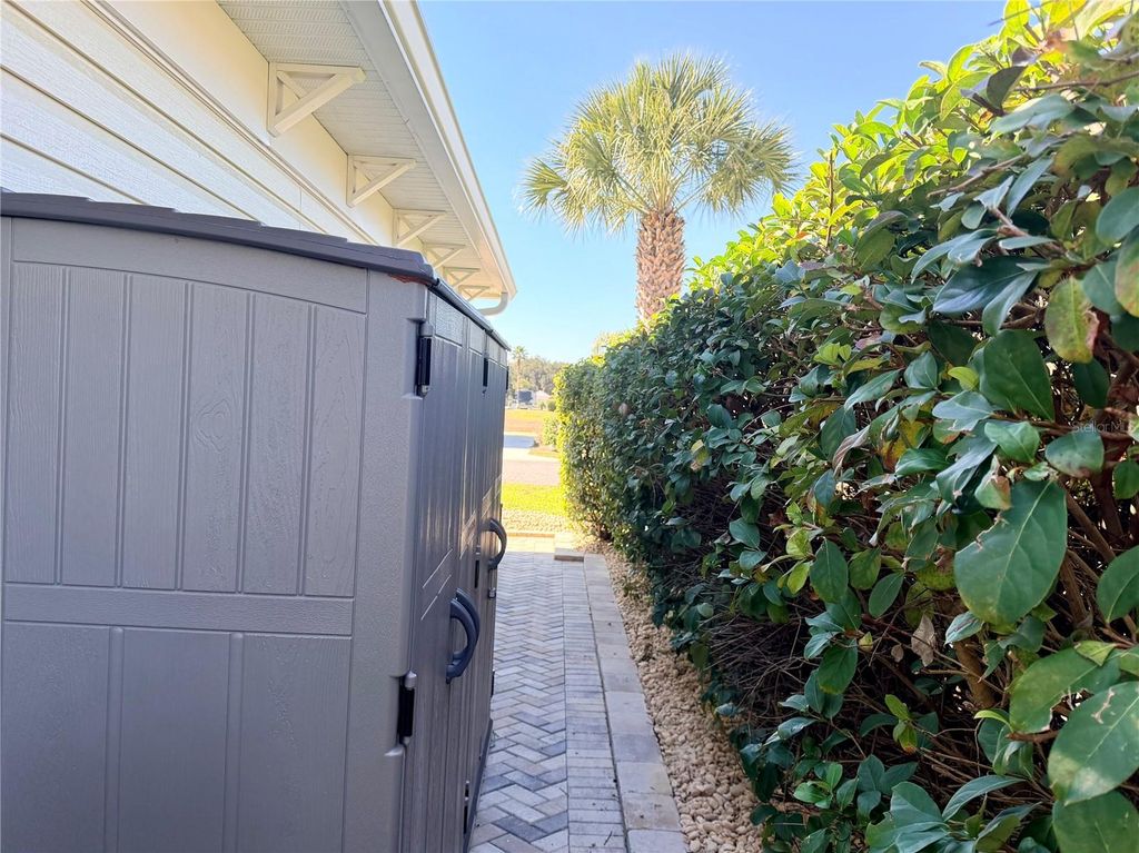 Image 6 of property listing at 9469 SE 49TH TERRACE, Webster, FL 33597