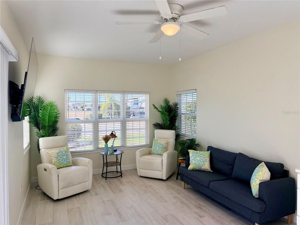 Image 7 of property listing at 9469 SE 49TH TERRACE, Webster, FL 33597