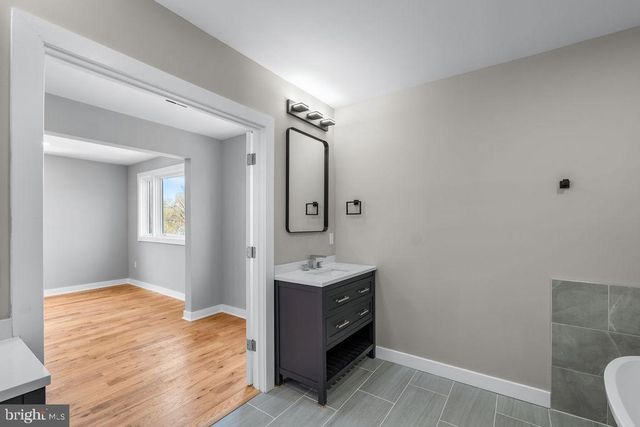 2316 MONROE ST NE, Washington, DC 20018
