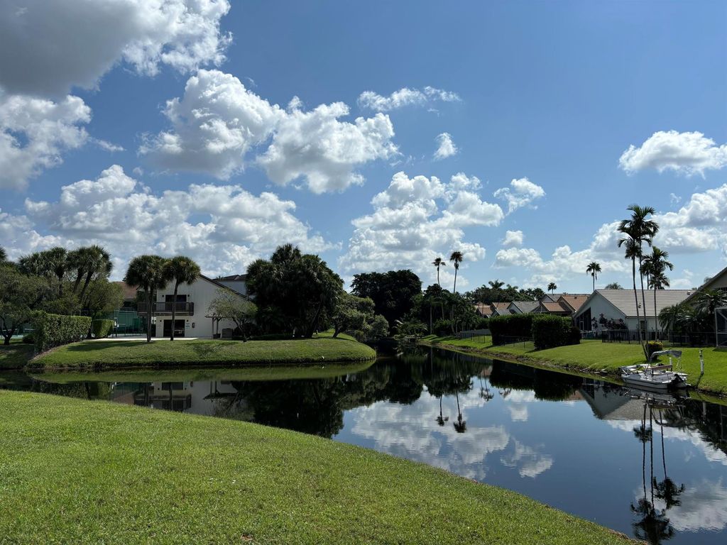 12692 Shoreline Drive 3b, Wellington, FL 33414