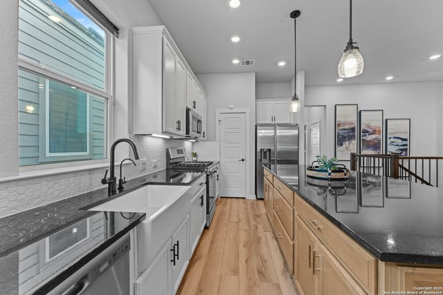 5843 Whitby Rd Unit 6, San Antonio, TX 78240