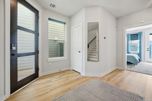 5843 Whitby Rd Unit 6, San Antonio, TX 78240