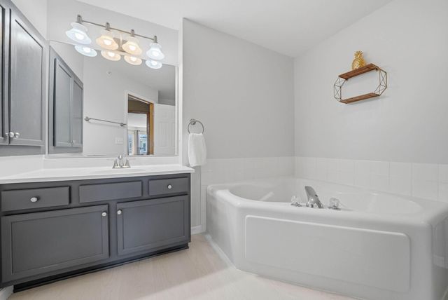 944 Fairfield Way, Minnetonka, MN 55305