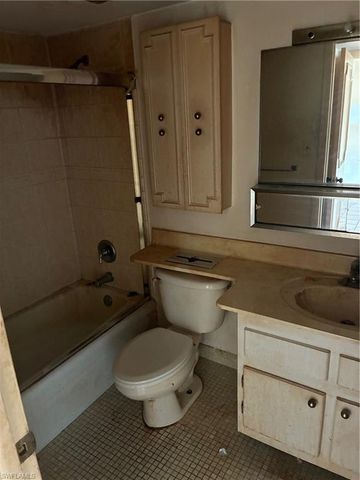 5 High Point CIR W # 209, Naples, FL 34103