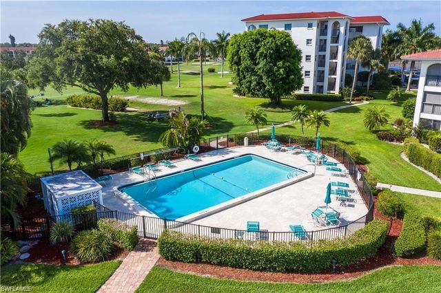 5 High Point CIR W # 209, Naples, FL 34103