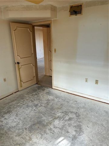 5 High Point CIR W # 209, Naples, FL 34103