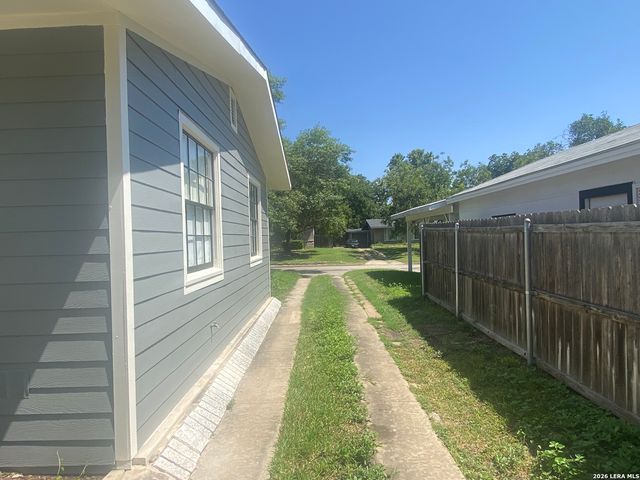 308 Larchmont Dr, San Antonio, TX 78209