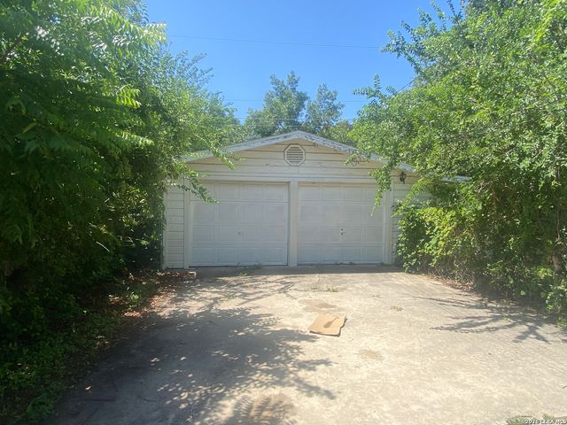 308 Larchmont Dr, San Antonio, TX 78209