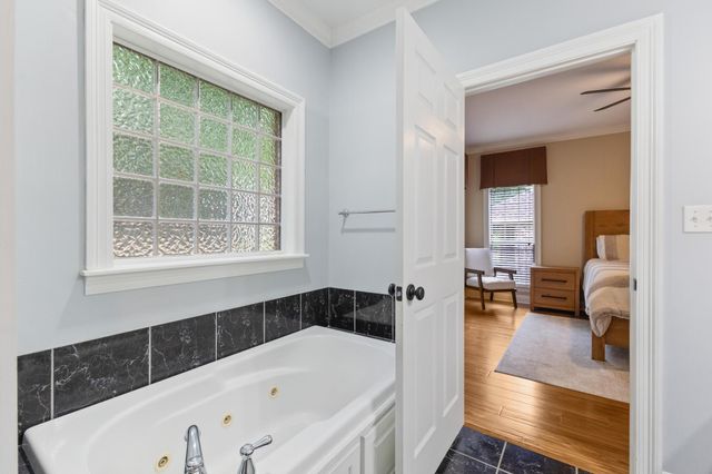12 Classic Woods Dr., Hattiesburg, MS 39402