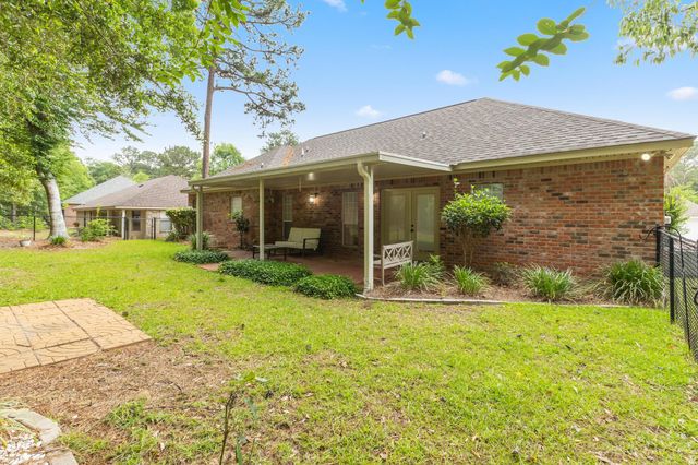12 Classic Woods Dr., Hattiesburg, MS 39402