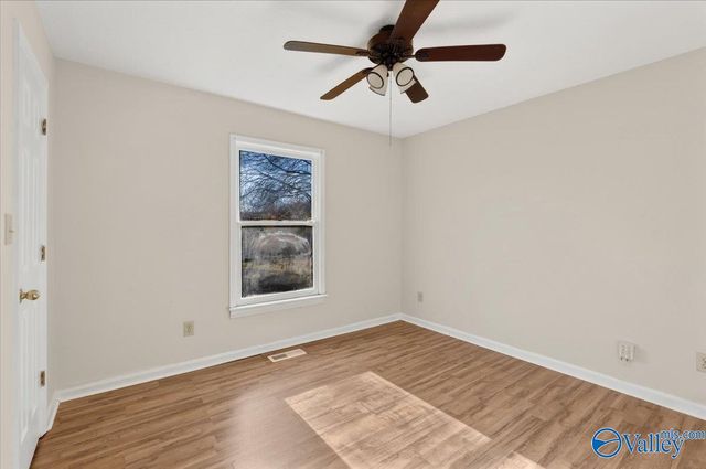 104 Lindsey Lane NW, Hazel Green, AL 35750