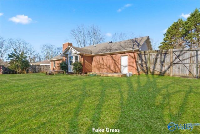 104 Lindsey Lane NW, Hazel Green, AL 35750