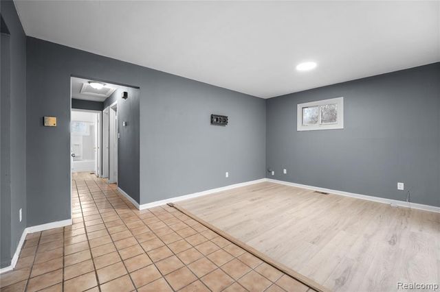 26051 Lehigh Street, Inkster, MI 48141